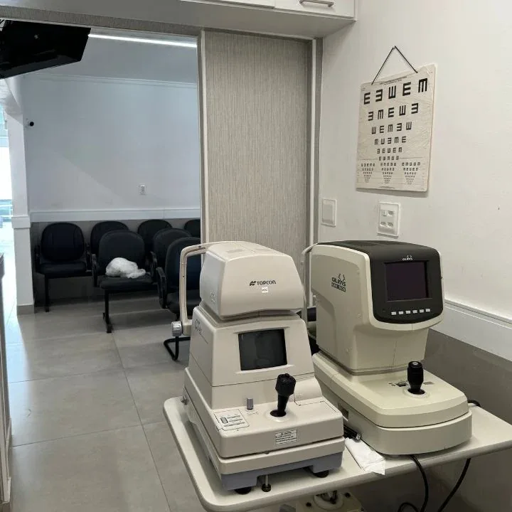 Equipamentos de exame oftalmológico da CEDO